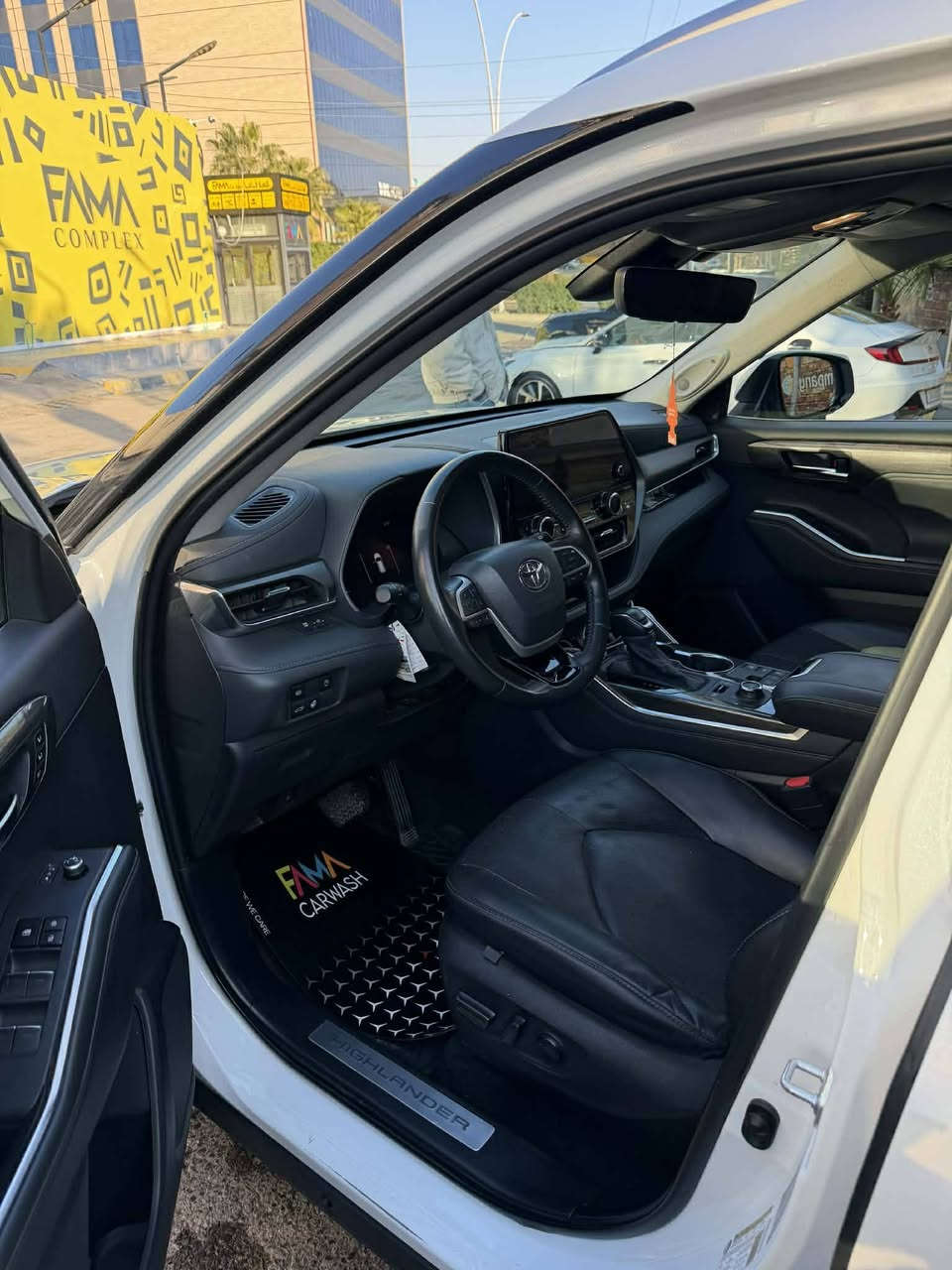 Toyota Highlande
Toyota Highlander Limited 2023 / تويوتا هايلاندر
السيارة بانزين
السيارة موصفات  لمتد فول
السيارة كلين 
السيارة رقم دهوك 
ماشية 48 mil 
السعر : 450
موصفات : 

سماعات JBL 
سلايت 
 كشنات vip 
صندوق كهربائي 
فول رادارات
كشنات جلد كهربائيه
كشنات تدفئه وتبريد
شحن وايرليس 
بردات جانبيه
اوتو هولد 
هاندبريك بصمه
وضعيات القياده 
ايكو 
نورمال
سبورت
 نظام نزول منحدرات 
 بعد بيها موصفات اكثر و اكثر 
حجم المحرك 4 سلندر توربو Turbo
السيارة دخوك ابراهيم الخليل كاتي دهوك 
شرط السيارة مكفولة من الانتربول ما مسروقة 
مكان السيارة دهوك
***********
***********
