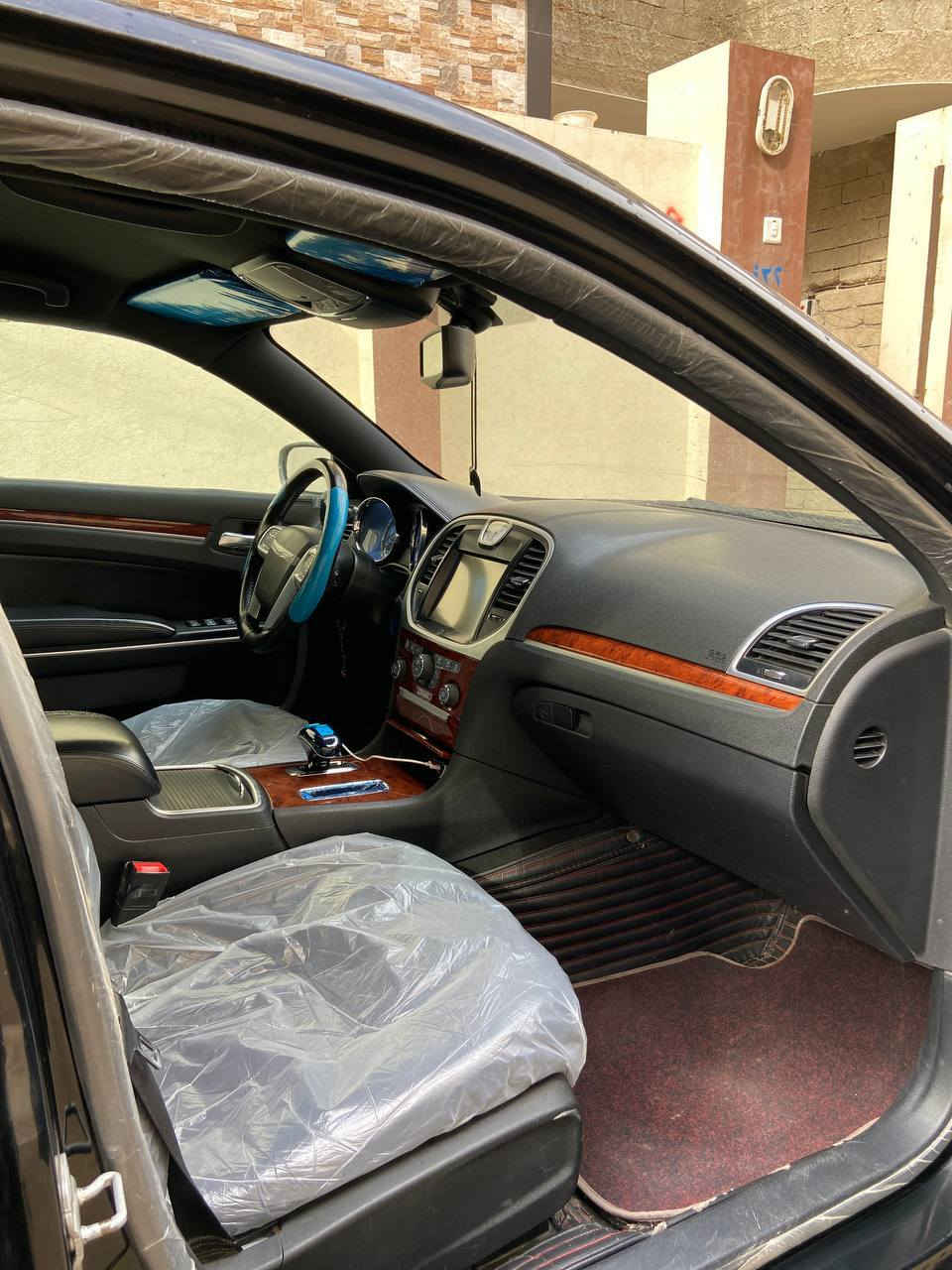 اوباما للبيع c300،،(بيع مستعجبل) موديل 13 
مواصفات الخمسه المعروفه، رقم دهوك جديد،مكانها موصل. داخله كلين، بالعراق تبديل بونيد فقط، بيها ملاحضات بسيطه للأستفسار وشراي اتصل *********** +واتساب
