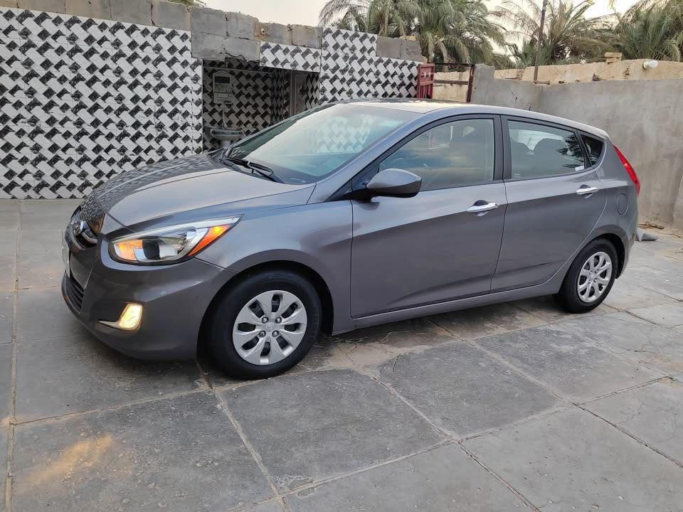 اكسنت 2015 وراد امريكي السياره نضيفه حيل ضربتها جاملغ جهةالصدر ولباقي مكفول كفاله عامه 
سعره 100

‭0780 277 6892‬
