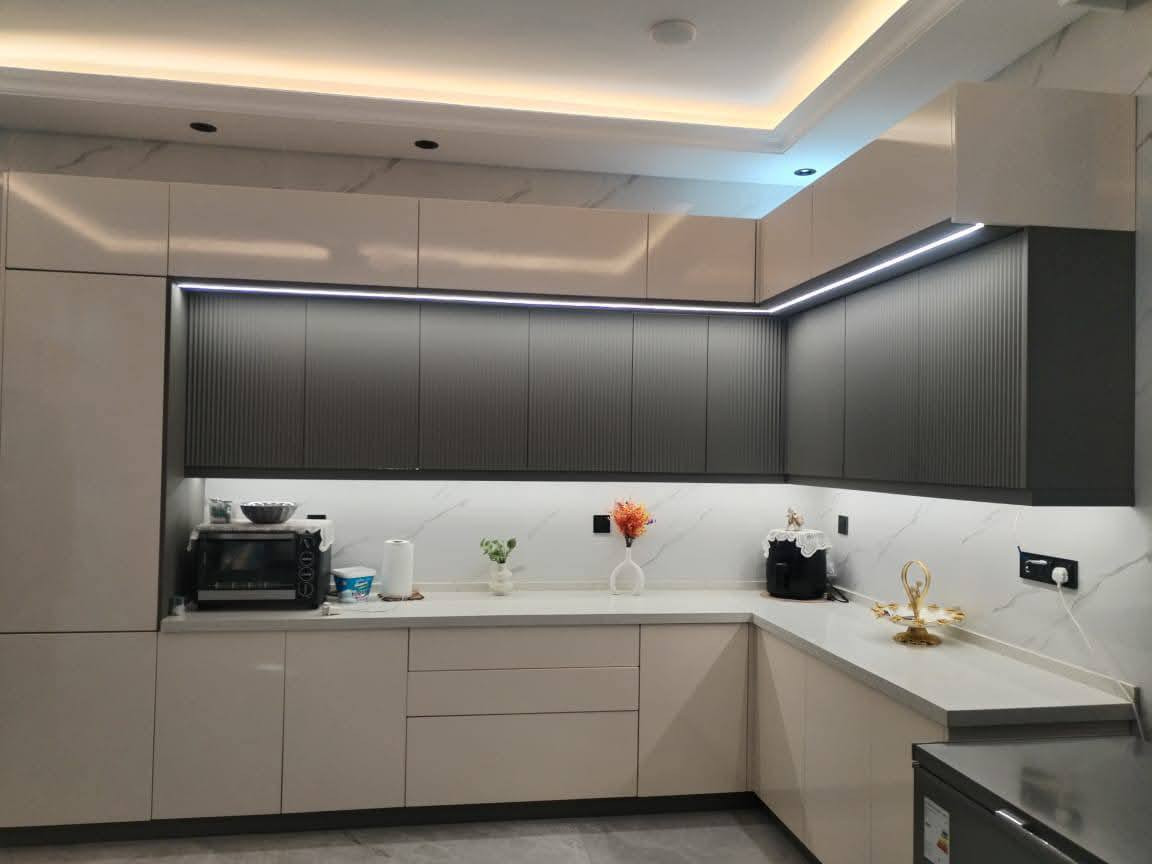 مدار للبيع في بوب الشام
مساحة 300 متر مربع 
نوع السند طابو صرف 
يتكون من 5 غرف نوم واستقبال طول 9 و 4.5 عرض 
و حولي و مطبخ وغرفة سويت و 4 صحيات و كلدور
للأستفسار الاتصال على الرقم 
***********
