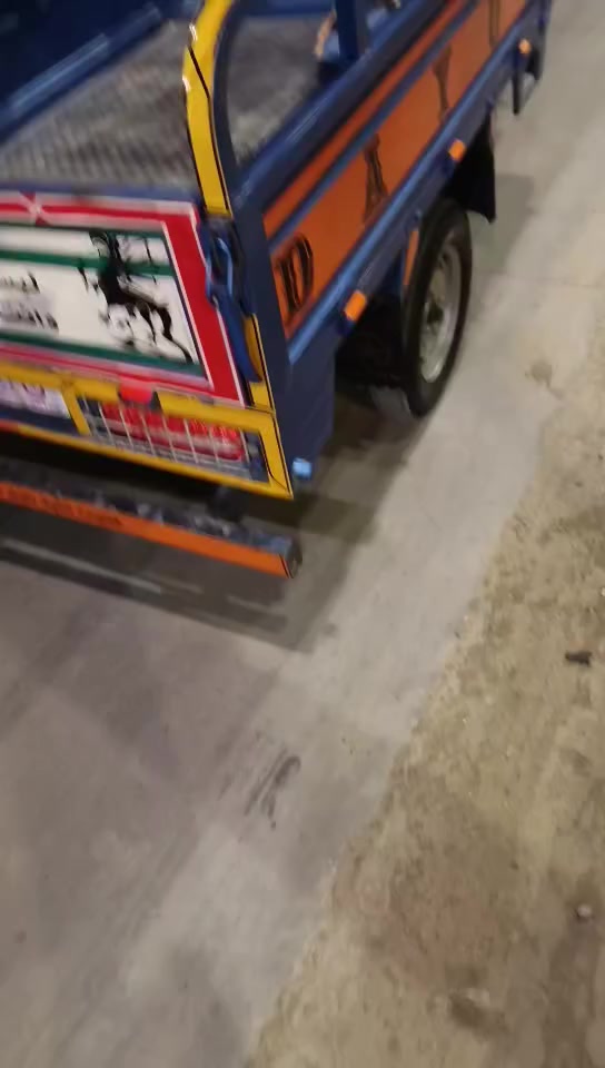 السلام عليكم
ستوته للبيع موديل ١٦ بس البدي مصبوغ ، أوراق 

والشراي يتصل على هذا الرقم 

***********
