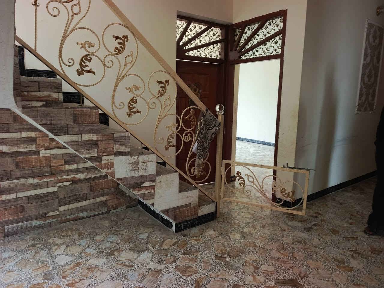 ✅للبيع دار سكن طابو صرف 
✅المساحة 237م +فضله 
✅الموقع حي السلام 
✅بناء حديث طابوگ صب كونكريت 
✅البيت جاهز غير مسكون حالياً 
✅يتكون من غرفتين وصاله ومطبخ وبراني وصحيات 
✅الفيديو والصور أدناه يوضح كافة تفاصيل البيت 

♦️للاستفسار مراجعة مكتب الضامن للعقار الشارع التجاري مقابل منفذ المعرفه أو الاتصال 📞 
*********** واتساب 
***********
