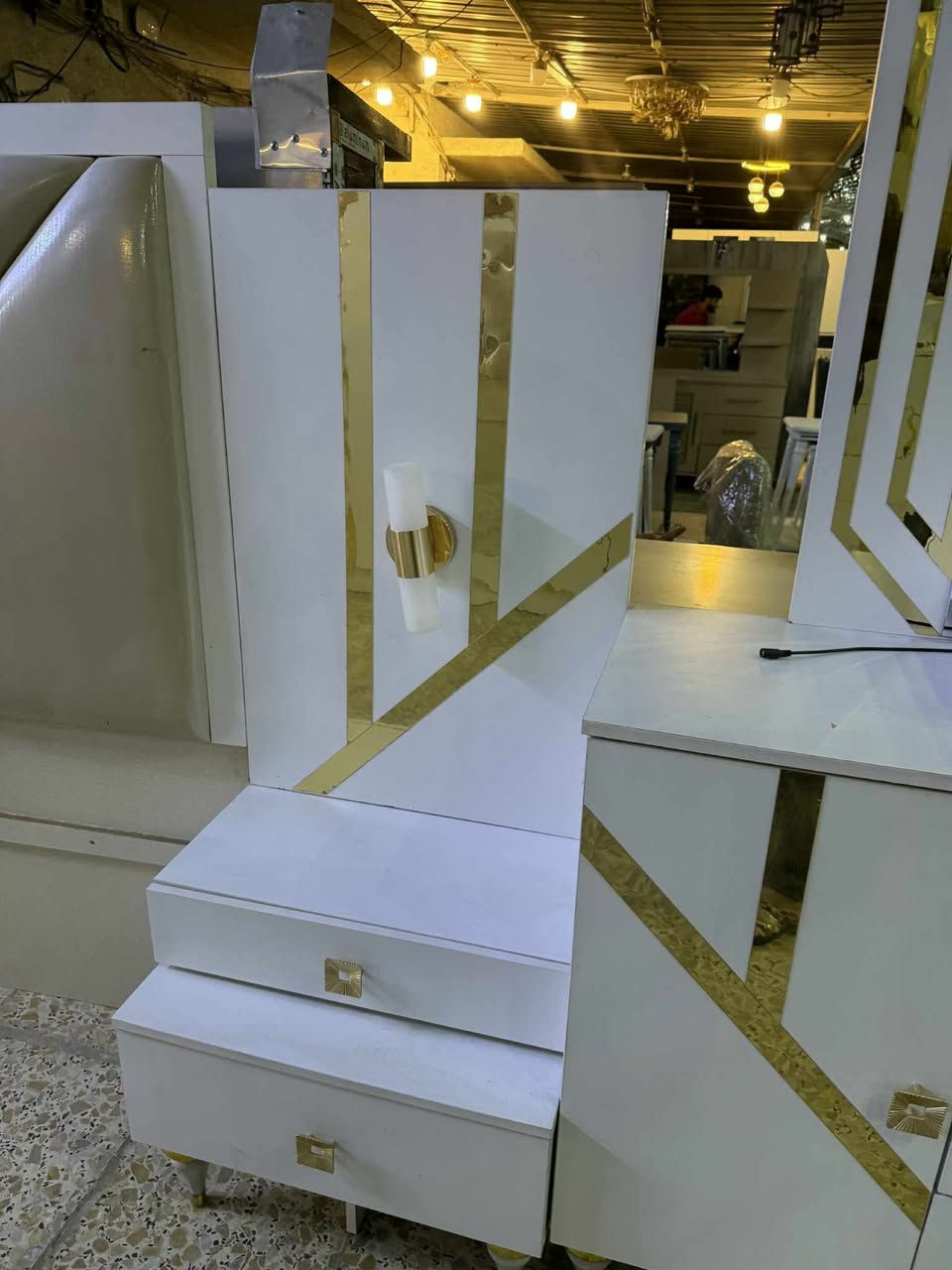 @إشارةة ✨ غرفة تركي  مودرن  8قطع ✨
نظام أبواب    بروفايل فاخر
سرير مخزن جك 
 ضهر بلوك
 
 قماش وتر بروف أصلي
 سرير مخزن جك 
✨ نظافة 99/💯
🚚 شد ونقل مجاني داخل بغداد
📦 توصيل للمحافظات بأسعار رمزية
للحجز اخذ سكرين وتفضل خاص✨


**إذا كنت صاحب هذا الإعلان وتريد حذفه لأي سبب، رجاءا أرسل رسالة إلى الدعم الفني**