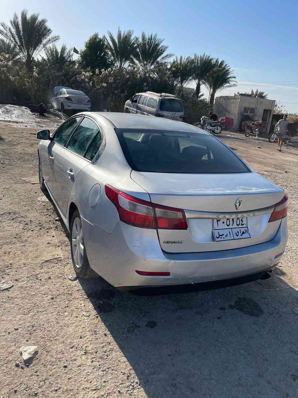 رينو سافران موديل 2012 
مواصفاتها معروفة 

كير محرك كفالة

تبريد ثلج

تخم تاير 

حدادية امامية وخلفية جديدة 

ادامة كاملة 

بيها قطعة وحدة جاملغ خلفي صبغ فقط

وبيها جراد واضح بالصور 

رقم اربيل السنوية نافذة تريد تحويل تريد وكالة

السعر 67

المكان الديوانيه 

***********
