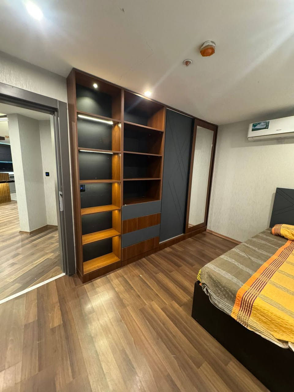 شقه للايجار للبيع منطقه الذهبيه اربيل 
مجمح لايف تاور 
فولvip
ثلاث غرفه صاله 
3+1
مؤسس
سعر750$
الاستفسار على واتساب 
***********
