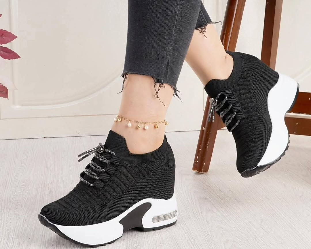 ✨ سبورة تريكو بكعب داخلي 9 سم ✨
متوفرة بثلاثة ألوان: أبيض، بيجي، أسود
Size 36 37 38 39 40 41
📩 للحجز مراسلة الصفحة أو الواتساب *********** 
🚚 يوجد خدمة توصيل لجميع المحافظات.
