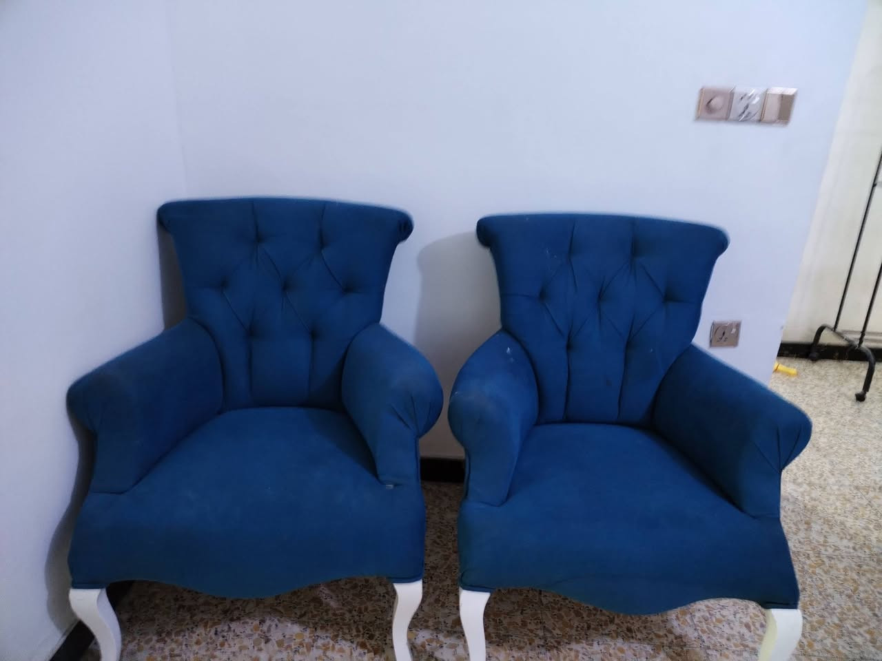 تخم مستعمل نظيف ظخم 8 مقعد اسفنج عالي قماش وتربرو
سعره 450 الف بيه مجال بسيط
بغداد الغزاليه ***********
ماعندي توصل
