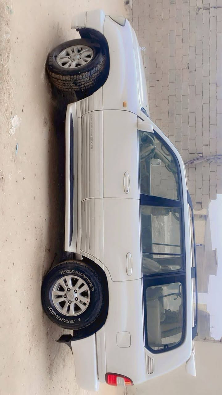 السلام عليكم لاندكروزGXR٢٠٠٦ بغداد انكليزي 
فتحه فول مواصفات 
للبيع او المراوس حسب القناعه
بغداد
***********
***********
