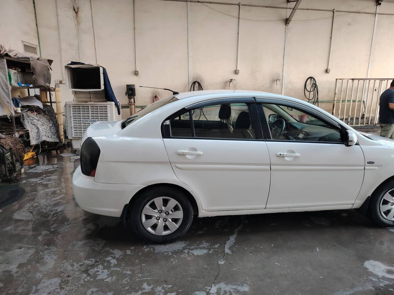 السلام عليكم اخوان اكسنت ٢٠١٠ خليجي محرك ١٦٠٠ اصل
للمراوس فقط بسياره اكبر السياره مكفوله ماعده الجاملغ الوره عكس السايق بي صبغ رقم اربيل  مكان السياره نجف للستفسار الاتصال على الرقم ***********
