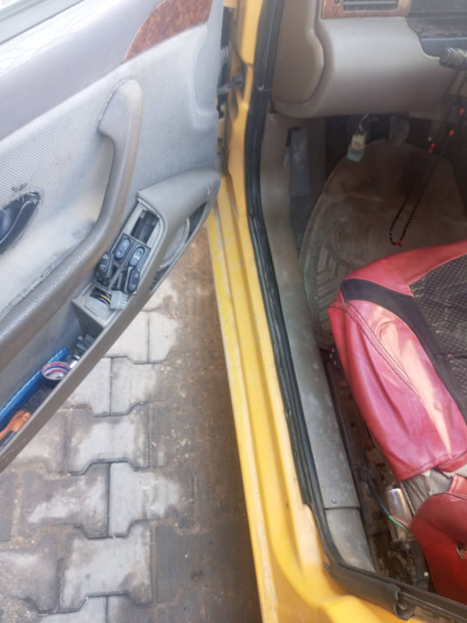 سياره سمند مديل 10 سنويه 28 تنتهي هئيه مطلوبه سنتين غرمات ماعليهه كير مكينه توه مجفته حداديه تبديل  داريم شفت صفحت عبري يبردله تبديل راعيه ابو خصيب يريد تحويل تبريد بيهه رقم بصره أليف مكانه  تنومه شط العرب رقمي *********** سعرها 25 بيهه مجال
