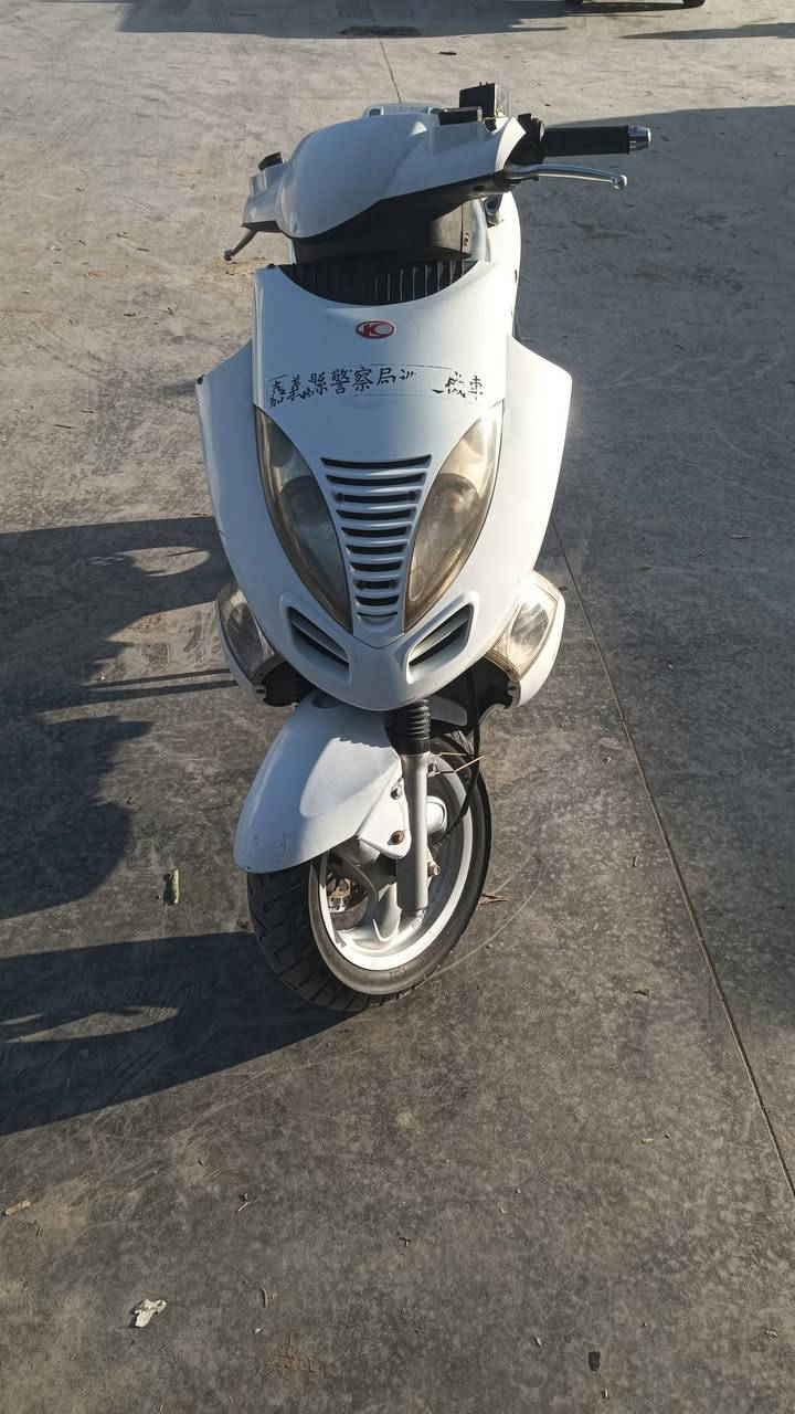 سلام عليكم دراجه لبيع نضيفه وبغي ما مفتوح  بيه مكفوله من كلشي سعر 600 وبيه مجال  حك جيه /  ***********
