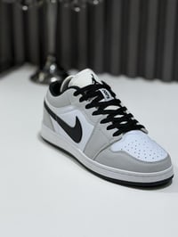 قياس ٤١ • يلبس ٤٠ • فيتنامي