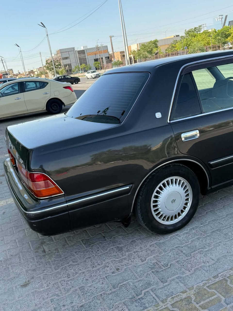 سلام عليكم راس الثور تكم لبيع فول 5 دكم كرسي كهرباء كشن ابو الولد فول سياره مدفوع كمركها وكامله باقيه ع الرقم مكان النجف ***********السعر 100 وبيه مجال مراوس عادي
