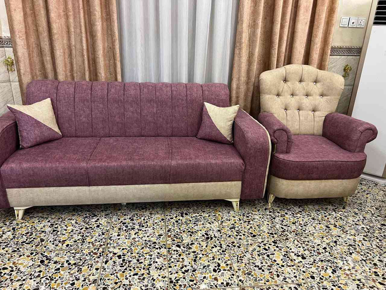 السلام عليكم غراض بيت نضيفات جداً للبيع
غرف نوم صاج مليون وبي مجال
تخم ١٠ مقاعد ٧٥٠ وبي مجال
كاونتر ألمنيوم والسطوح مرمر ٧٠٠  وبي مجال
طباخ فريش المصري ٥ عيون ٣٠٠ وبي مجال
شافطة ٦٠ وبي مجال
عنوان حي جزائر 
***********
