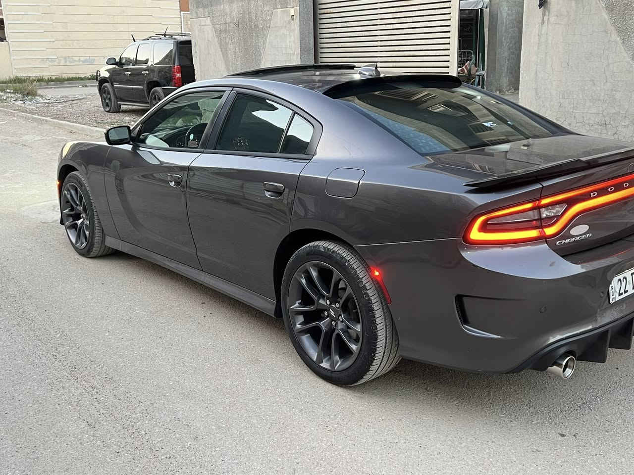 السلام عليكم ورحمة الله شباب جارجر 6 سلندر رقم اربيل موديل 18 ماشيه 100 الف مايل السياره كلين تايتل بيه بارد مكانين مواصافات السياره فتحه كشنات حضن حساس خلفي رادار جانبي نقطه عمياء هيترات بالمرايه كشنات اماميه تدفئه كشن السايق كهرباء شاشه جبيره السياره وارد كندي عداد 260 الصدر والدسكات والفلنجات كله جديد تخم تاير جديد شباب كل شي مذكور مكان السياره اليرموك وباسمي السياره هزه وسنويه كله جديد السعر 210 وبيه مجال قليل اي استفسار هذا رقمي وحاظر اني *********** واني الممنون
