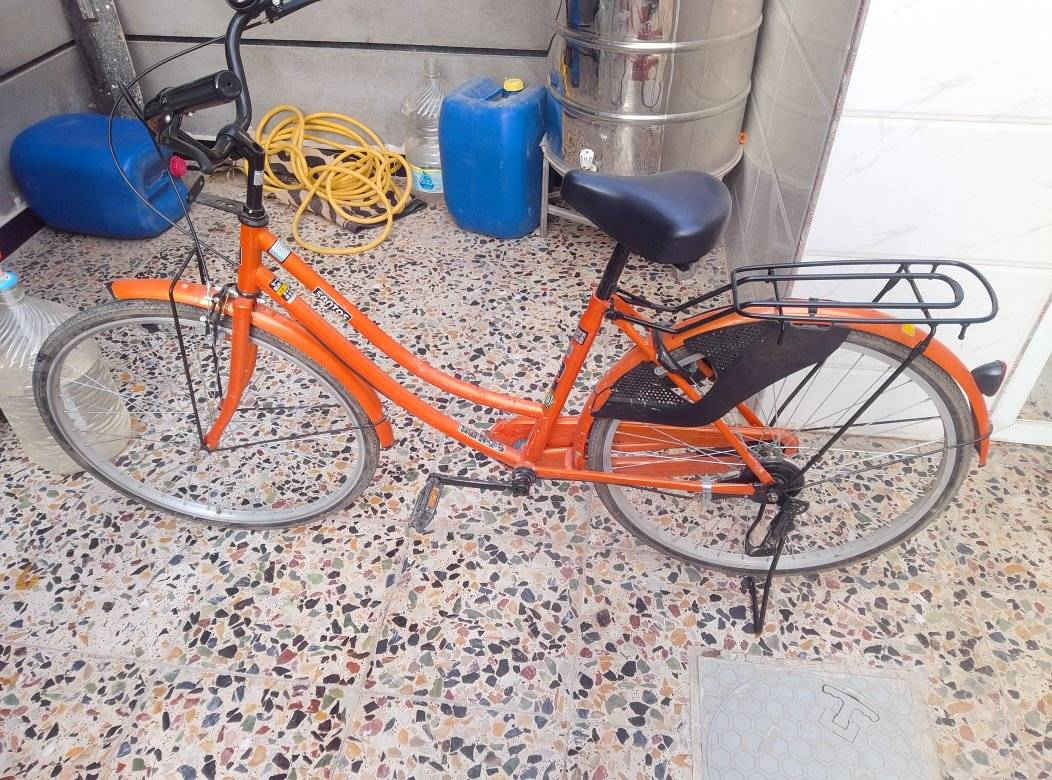 السلام عليكم بايسكل بناتي للبيع نضافة 100/100 مكاني بغداد معامل رقم ***********
