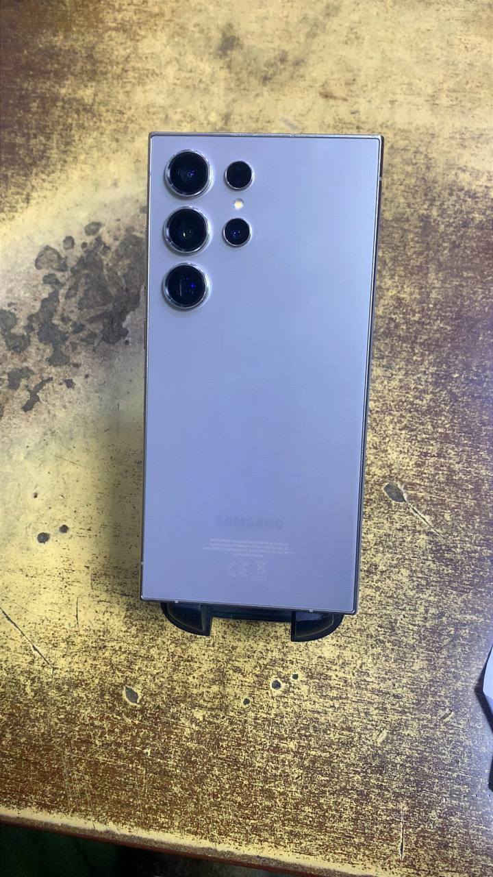 سلام عليكم جهاز S24 Ultra 
ذاكرة 1 تيرا /شرق أوسط دبل شريحه 
الجهاز نظيف بنسبه 95% 
الجهاز رايده ب 1125 وبي مجال 
 للاتصال: ***********
