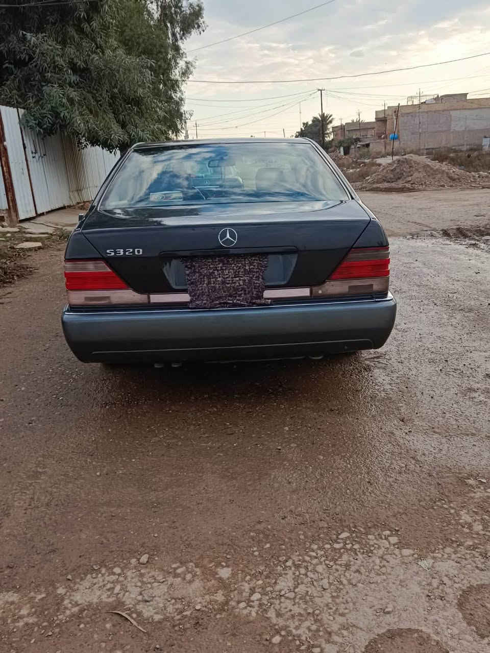 مارسيدس شبح 300
موديل 1992
رقم بغداد انكليزي الدولي شرط تحويل 
السياره مكفوله من الضربه والخياس 
مصبوغه عام 
السياره جاهزه من مكينه وكير وتبريد حداديات وصدر وكهربائيات وتايرات وباتري مابيه نقص 
باب طويله 
مكان السياره بغداد 
السعر 70$وبيه مجال بعد المعاينه 
***********
