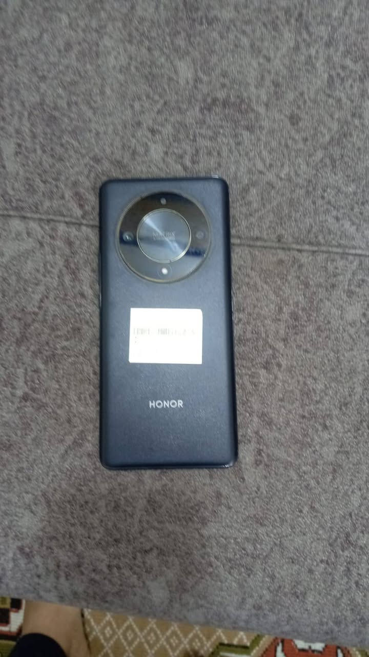 هونر X9B
جهاز مكفول 
ذاكره256
نضيف
بغداد الصابيات شارع 100
 
سعر220

‏‪***********‬‏
