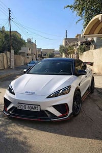 عندي تاير وويل اصلي مال Byd seal5 للبيع تك واحد للتواصل  07810317040