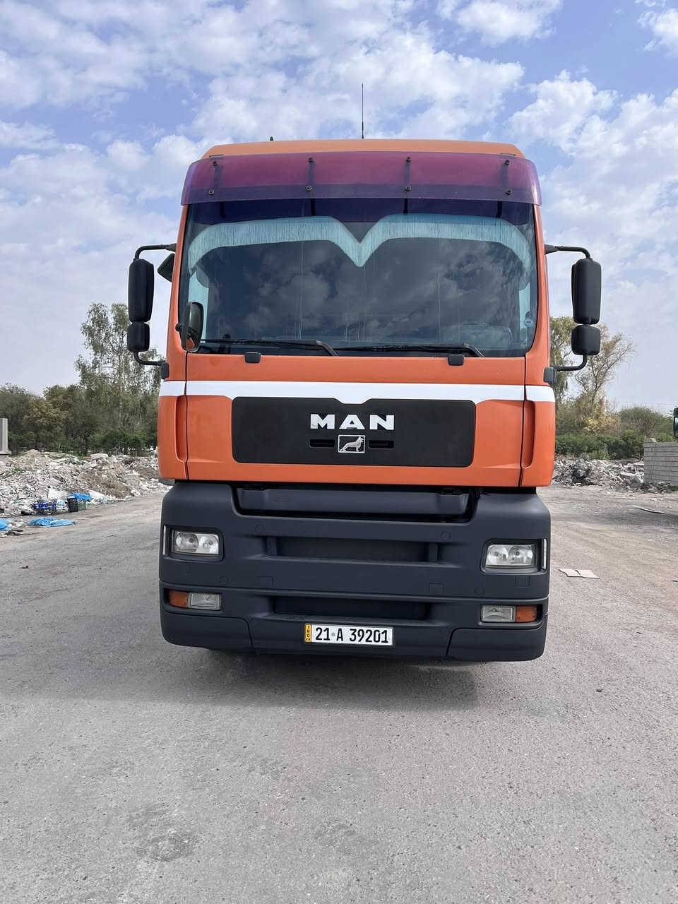 مان 2001كير عادي  هاف  حجم مكينه. 410بشرط كيرو مكينه بشرط شاصي سحال  دبل تاير. سنويه جديد 2031جديد حتا  تول بودي 7.45 طويل عنوان كلار ***********
