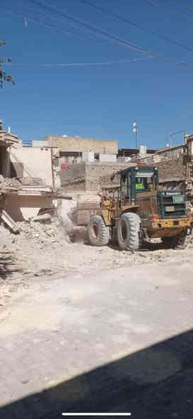 اليوم وبفضل الله 
تم تفليش وهدم بيت بمساحة 150م في (شارع المقاولين ) وتم نقل الأنقاض وقلع الارض ودفنها بالسبيس والاسمنت  وحدلها للأستفسار. ***********  أو  ***********
