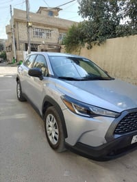 للبيع فقط كورولا كروس   2022 بنزين وارد امريكي  ماشيه 49000 km لون رصا...