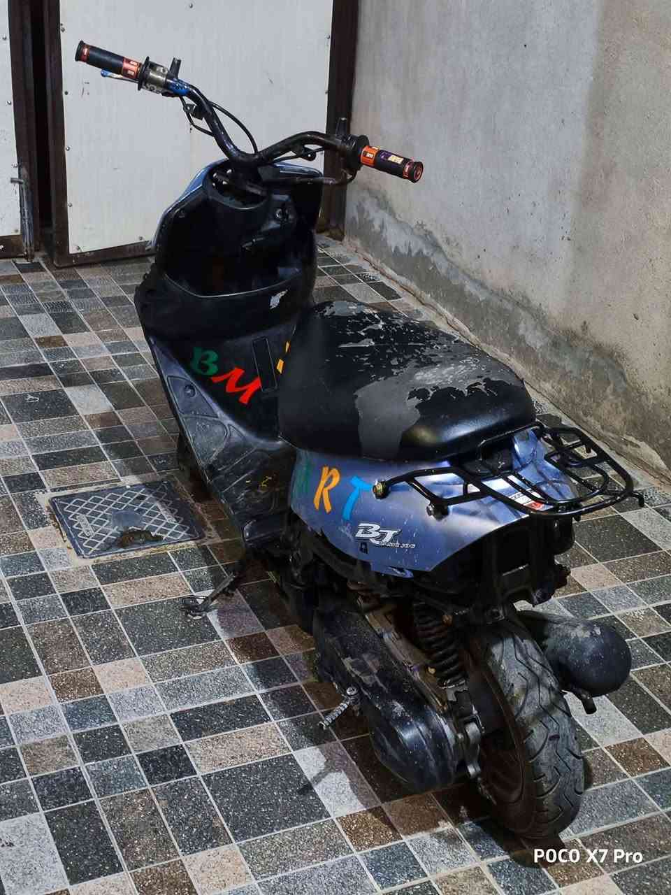 للبيع نحله تسعه اضروف تحريكه معدل نار  مكينه معمره مره وحده ويرمنيه شغاله كشن مغلف جلد جديد المطور كدام العين نضفتو  السعر 300وبيه مجال مكاني الموصل حي النور قرب دانيه ماركت  الخاص مفتوح او عل رقم الهاتف واتساب  ***********رجان مو شراي لا تكسر
