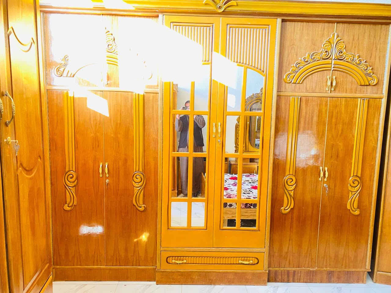 غرفة نوم عراقي صاج داخل وخارج فول نضافه المكان الرمانه مقابل المستوصف للاستفسار  ***********
