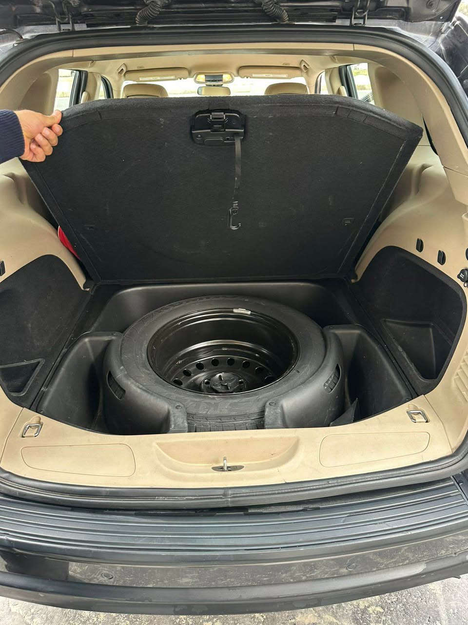 سلام عليكم جيب لاريدو 2019 وارد أمريكي  كلين تايتل لون جكليتي ماشيه 163 الف كليو متر  الف كيلو رقم مميز أربيل  

✅مواصفات

4X4 فور ويل 3 أنظمة قيادة ✅

✅ بصمه

✅ كراسي كهرباء وهيتر 

✅ نقاط عمياء 

✅ داخل بيجي

✅ تشغيل عن بعد

✅ حساس خلفي و اوتو بريك 

سعر 255 $ ورقه وبيه مجال قليل

مكان سيارة أربيل 
سيارة باسمي 
0751 249 8161
واتساب كورك أربيل, العراق
