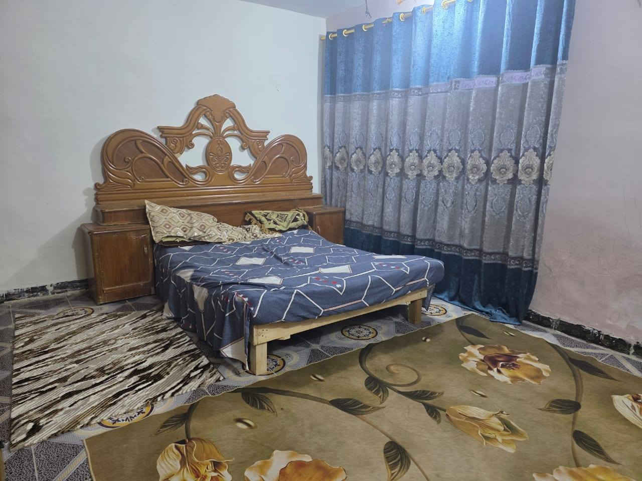 للبيع بيت مساحة 185
الموقع حي الحكيم شارع علاء غريب يبعد عن الشارع العام اقل ال 50متر  
البناء بلوك السقف صب مسلح و الغرفتين عكادة الأرضية سيراميك 
يتكون البيت من غرفتين نوم وصالة جبيرة وصالة صغيرة واستقبال ومطبخ وصحيات داخلية وخارجية 
مربوط على مجاري رئيسية السعر، 45 وبي مجال ستفسار ***********
