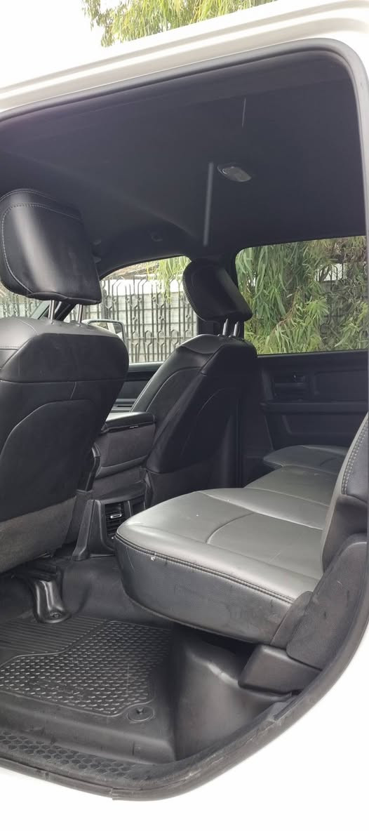 رام حجم ٢٥٠٠
موديل :٢٠٢٣
٨سلندر بانزين
مواصفات:بصمة ،شاشة،دبل اكسل ،كشنات جلد
***********
