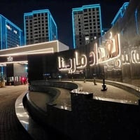 شقة للبيع في مجمع مارينا السكني 🔹 المساحة: 171 متر 🔹 عدد الغرف: 3 غرف ...