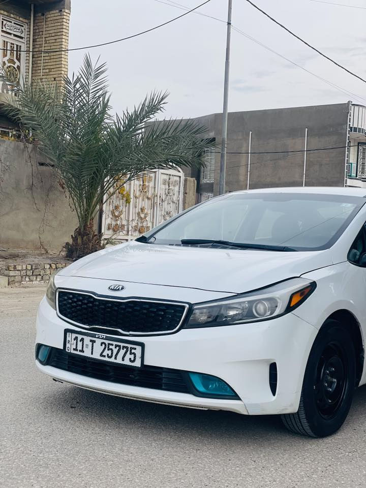 السلام عليكم فورتي موديل ١٨ رقم بغداد دولي جاهزه من كير محرك حداديه تخم تاير  بيها صبغ نص بنيد فقط وجاهزه ماناقصها اي شي مكاني بابل الحله السعر ١٢٠ وبيهه مجال حك الجيه رقم ***********
