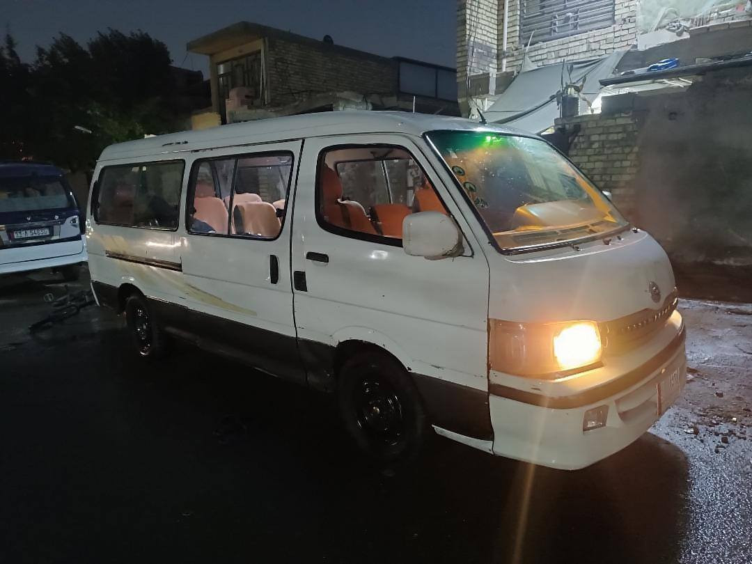 السلام عليكم فتون كنو للبيع مديل 2009  ماكينة كير اكسل مكفولات لاضربة قوية لا صبغ لامعجون فقط بداية خياس السيارة عل بلاد مصفرة تحويل ثانيوم رقم ديالى الماني السعر 38 وبيها مجال بصيط   الرقم بي بس واتساب ***********
