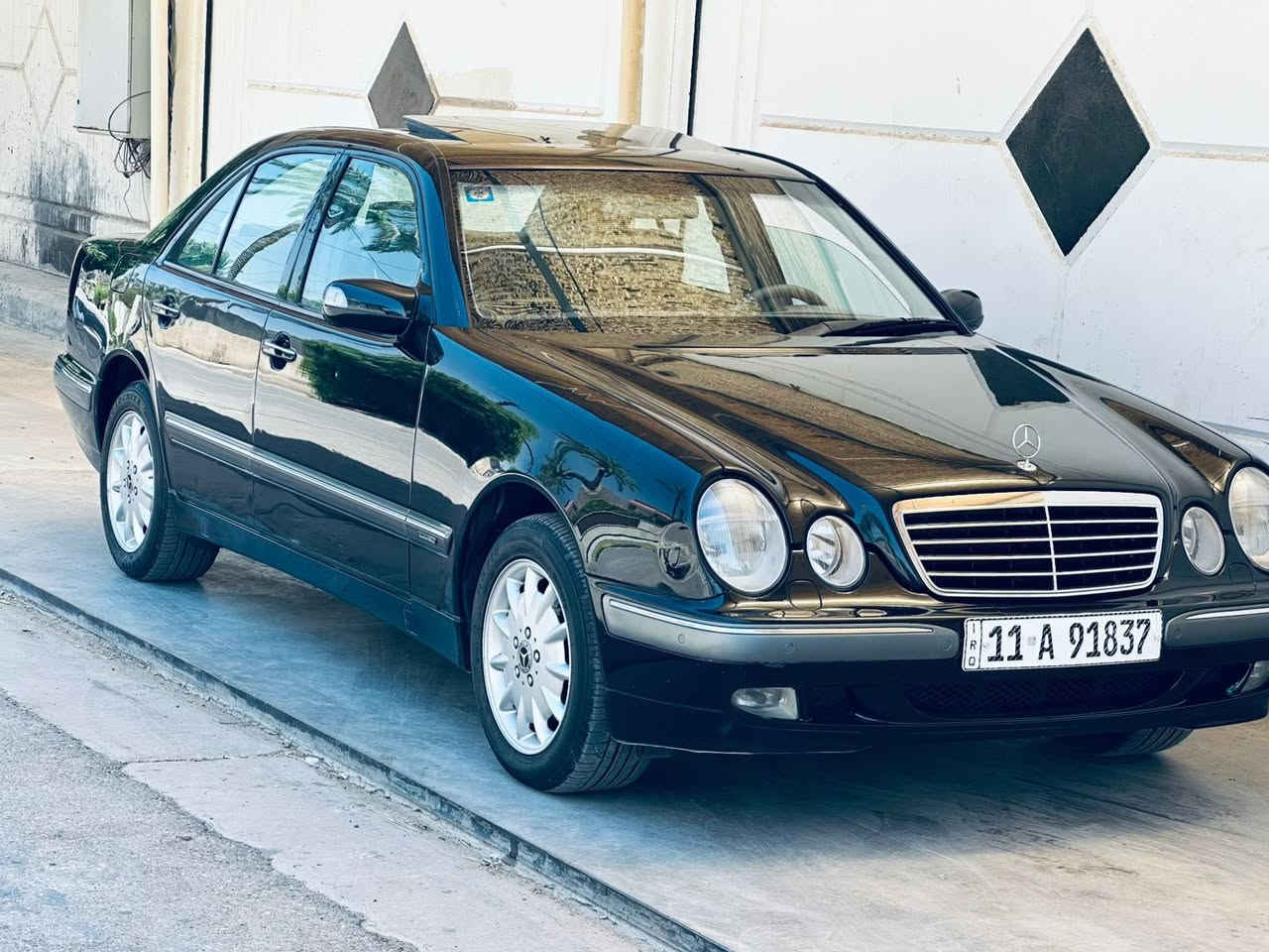 يالله سلام عليكم 
سعر 128$ بيه مجال للشراي مرسيدس w210 ام عيون مكينه V القوي والمرغوب  موديل 98 فول موصفات افنكارد مكينه V كير صدر تبريد مكفول تبريد ثلج سياره جاهزه من كل نواحي تخم تاير قبل سبوع دهن فلاتر ادامه عليها رقم بغداد (11)  جديد هزه سنويه جدد تحويل مباشر مكفوله من ضرر ومن تبدي (صبغ بنيد وجملغ وباب  فقط اثر جراد )موس سياره كلش جديده كشنات جلد كهرباء تجاوي كهرباء خزن ميموري مري شفط اشاير شاشه بلوتوث سياره حلوه
 مكاني بغداد 
رقمي للتواصل ***********
