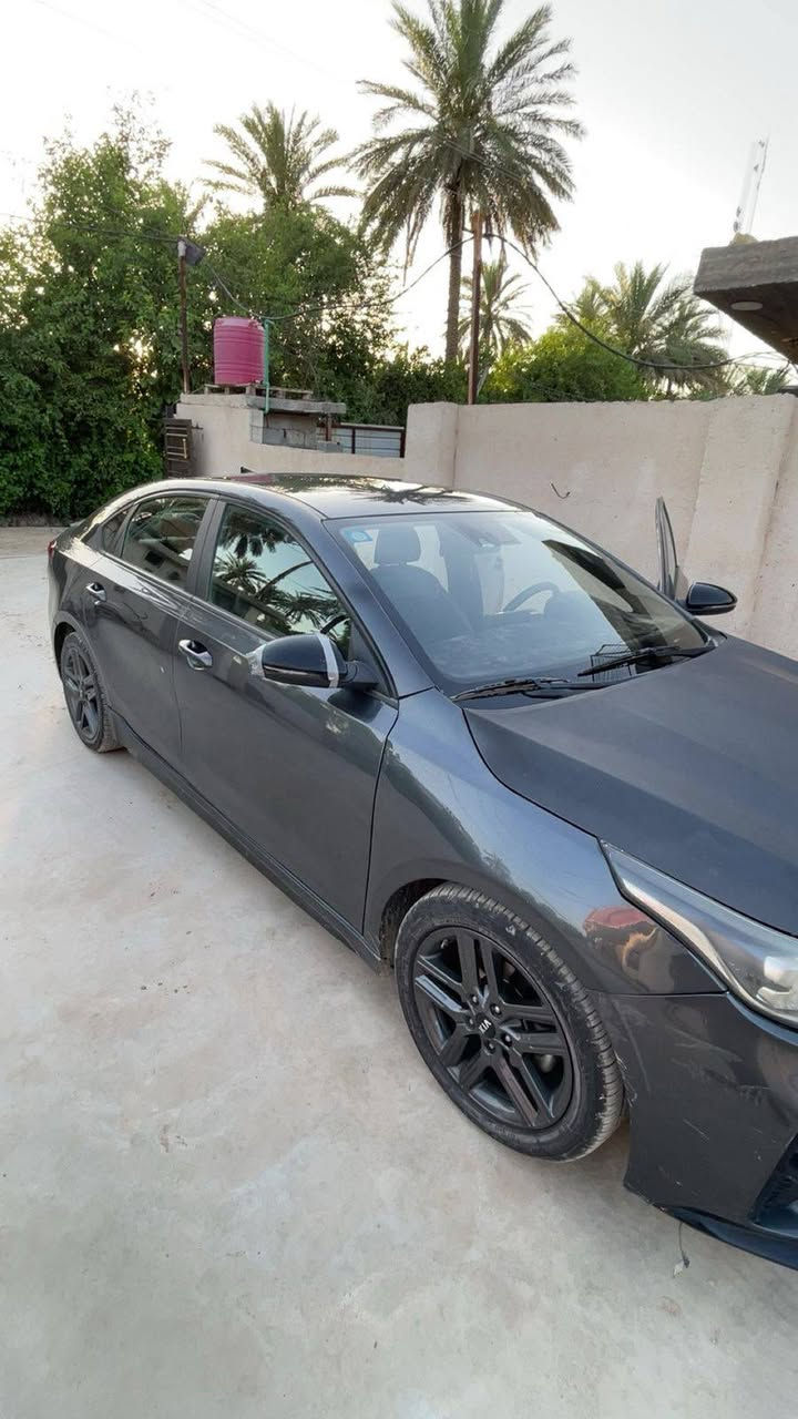 السلام عليكم   فورتي للبيع 
 موديل ٢٠٢١ رقم بغداد حره
  محرك ٢٠٠٠ دوش 
 مع بصمه كشنات  جلد 
 مع بصمه ابواب سلايت  
 ويل كب 
 السعر ١٣٠  ورقه.  وبيهه  مجال


**إذا كنت صاحب هذا الإعلان وتريد حذفه لأي سبب، رجاءا أرسل رسالة إلى الدعم الفني**