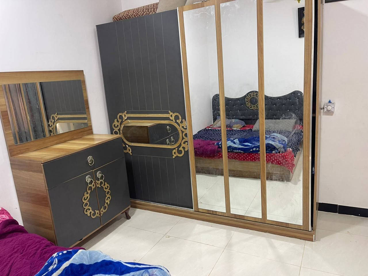 غرفه تركي نضيفه 5 قطع اكو ميز ثاني يم جربايه ممصوره سعره ٢٧٥ المكان مجمع الاميرات لاتصال *********** النجف, العراق
