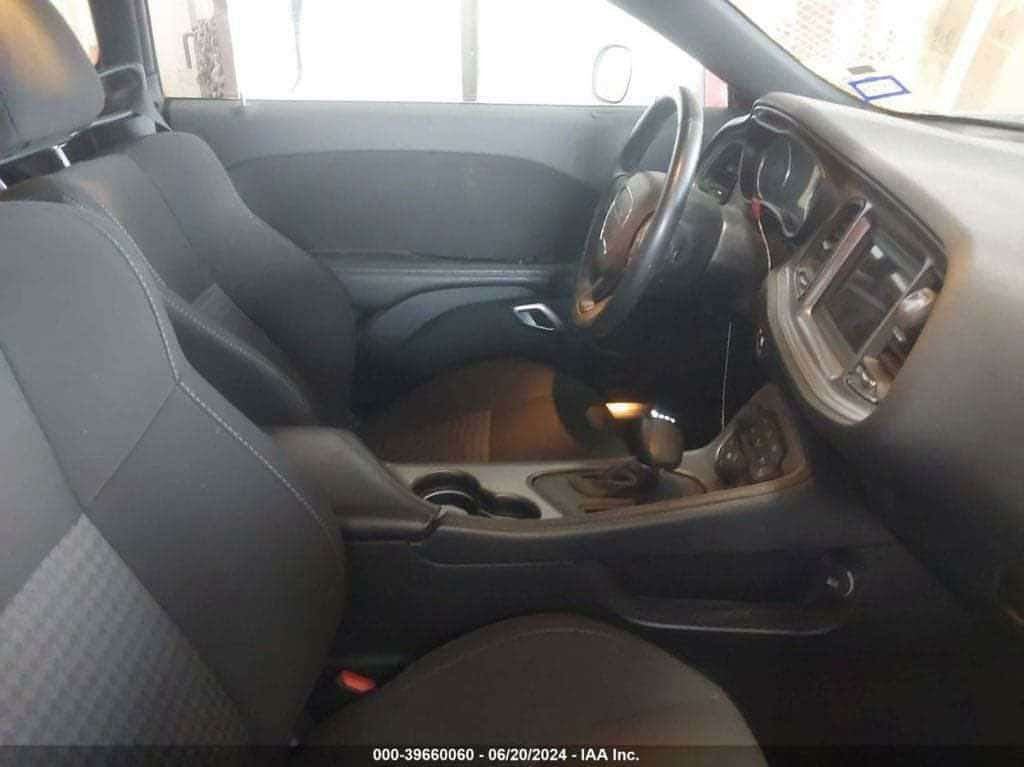 السلام عليكم جالنجر ٢٣جيتي لوان ابيض رقم بغداد انكليزي  ماشيه ٤٥ كيلو متر السيارة ع وضع الشركه كلشي ما ملعوب بيه حجر البيه موجود موصافت عاديه السياره خير من الله تجي وشوف حادثه خلفي بيه جاملغين الامامي طلع بسونار صبغ بيهن من امريكه فقط رش بجم كبس  شاصي مكفول والسونار اوصور الحادث داخل المنشور حتا ما اتعبك سعرها ١٩٥ هذا رقمي ***********
