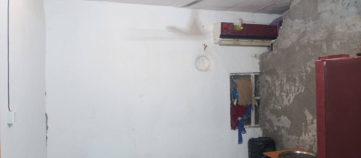 السلام عليكم عندي بيت للبيع مساحه 150 متر قرب مدرسه الشهباء قضاء الشافعيه
يحتوي على غرفتين وصالة ومطبخ وكراج سيارة سعر خاص رقم الهاتف ***********
