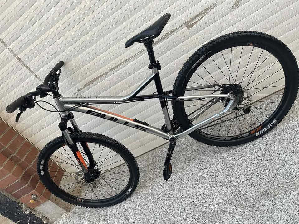 سلام عليكم بيسكل جبلي ماركة بولس الاماني 🇩🇪السرعه خلفيه 9 وأمامي 3   بيسكل جديد بريكات دهن تايرات جديده من معرض تيزاب WTP سعره 350 الف قفل قفل مكاني بغداد حي الحسن لايوجد توصيل رقمي ***********ويا قاعده عداد وعداد جديد ما مستخدم ما اتوقع تلكون هيج بيسكل بهذه سعر
