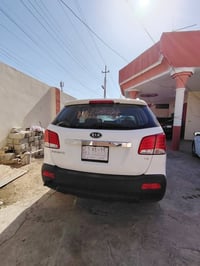 سورنتو ٢٠١١ • مكينة V6 • ٧ راكب