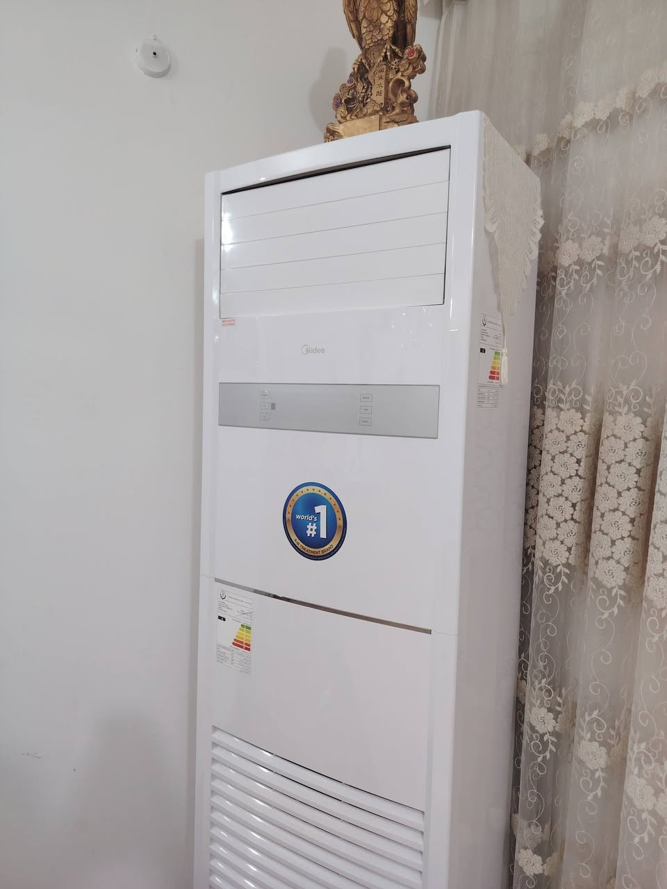 سبلت كنتوري 3طن ماركه ميديا صار اسبوع فقط مطلعينه من الكارتون جديد جديد جديد الليبرات بعدهن بيه نوع ميديا شاشه لمس حديث كامل مع بواري جدد وريمونت وقاعده ريمونت تبريده ثلج اسبوع فقط مستخدم بعده بالجيس

***********
