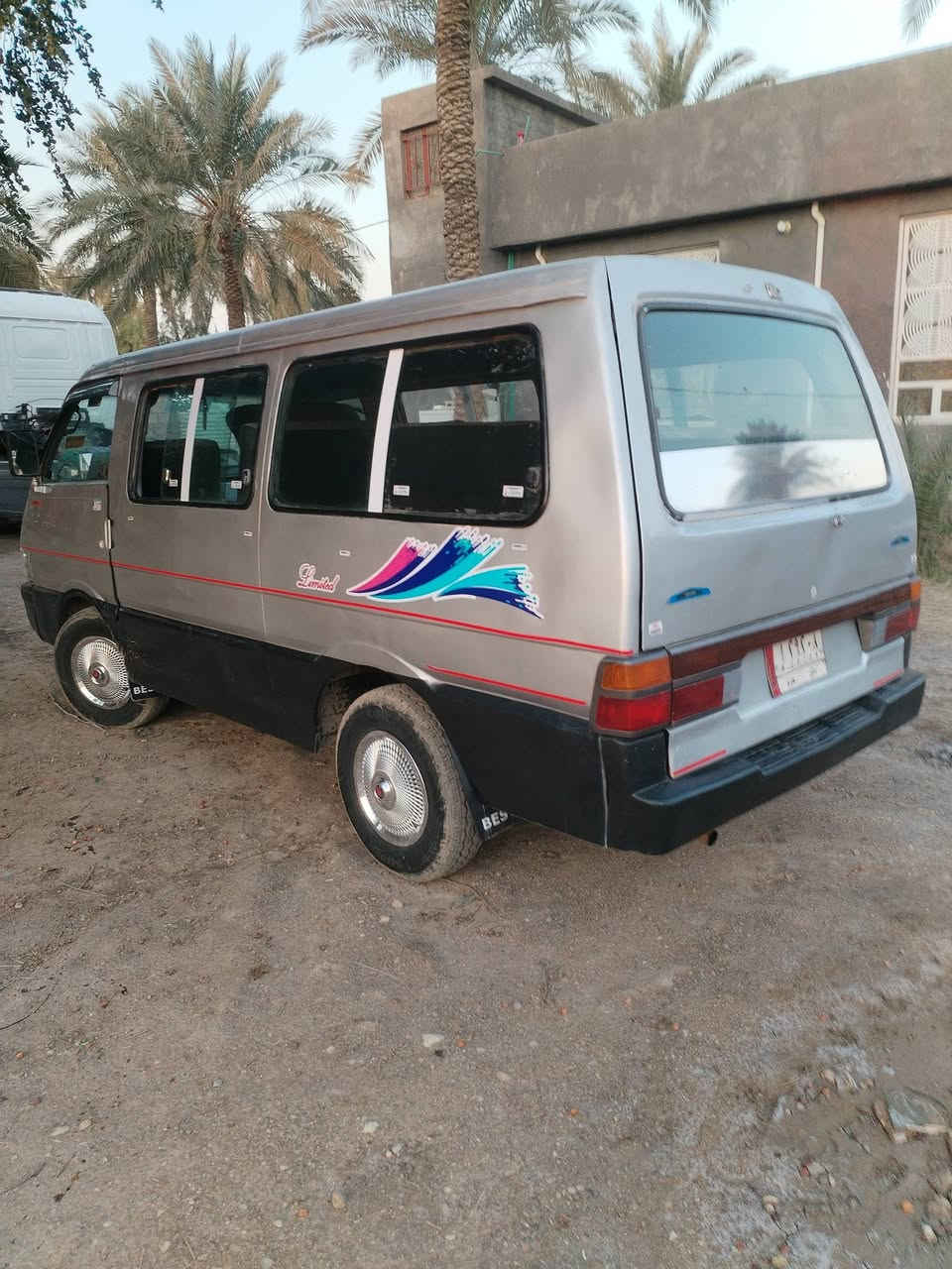 السلام عليكم سياره مقفوله باتري جديد تخم تاير تخم صدر سياره خير من الله بس ستر بس ستر الله حجي موديل 93 سياره باسامينا 42 رقم التلفون ***********
