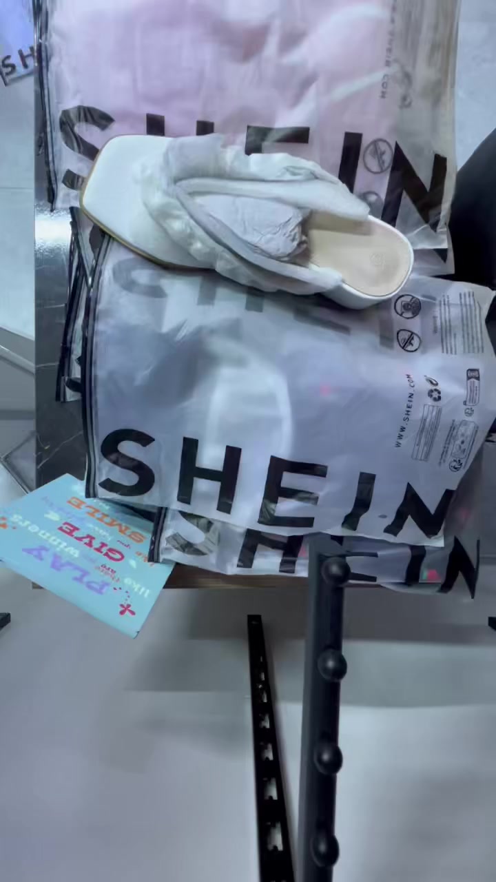 فخامة بكل زاوية… من العلبة إلى القدم 
اول متجر شي ان في الموصل شرط الوكالة 
 #شي_ان #اطفال #ملابس_نسائية #الموصل


**إذا كنت صاحب هذا الإعلان وتريد حذفه لأي سبب، رجاءا أرسل رسالة إلى الدعم الفني**