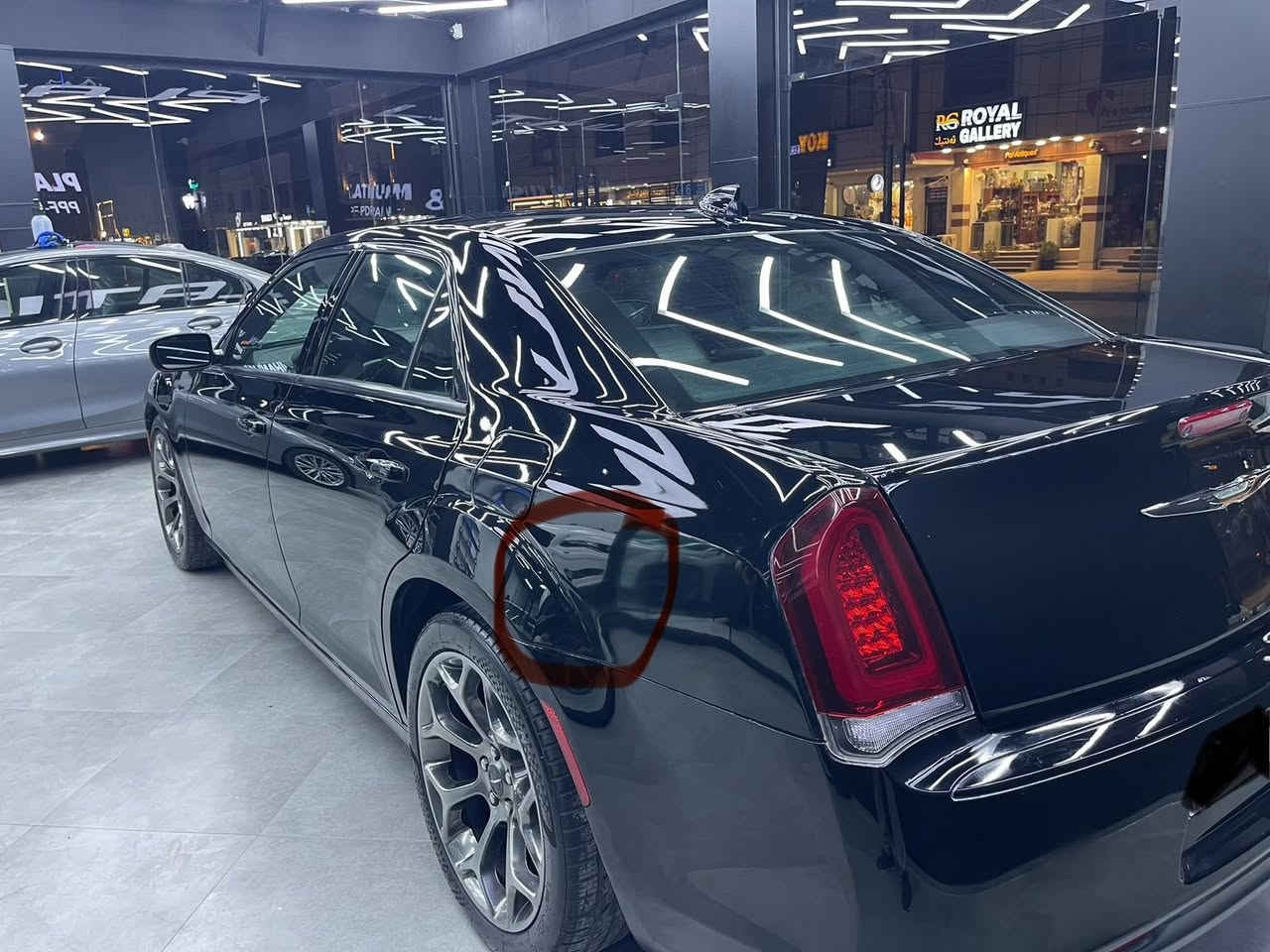 للبيع كرايسلر اوباما 
(S300) فولل مواصفات وارد كندي فقط ربع صبغ بجاملغ الخلفي
2018 أصل ماشيه 115رقم اربيل الدولي الجديد شرط التحويل 
‏V6/3600
السيارة مكفولة من كلشي
جاهزه من كل نقص :
حداديه تخم تاير تدفئه تبريد كله جاهز
المواصفات/
كير ماوس 8 نمر

تشغيل عن بعد
كشنات تدفئه
كشنات كهرباء جلد اسود
لايت زينون عدسه
شاشه كبيره تدعم كاربلي
بصمه تشغيل وأبواب
خزن ميموري
كامرا خلفيه
ستيرن كهرباء
تبريد قطعتين
تحكم ستيرن جهتين مع مثبت سرعه
مري كهرباء
بردات
ويل كروم
باقي المواصفات معروفه
السياره جاهزه ومال جناي
مكانها اربيل
سعرها 245ورقة 
*********** أربيل, العراق
