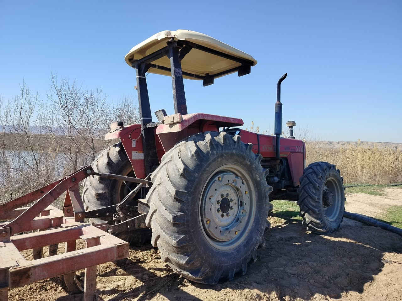 السلام عليكم تركتر فوركسن موديل 14 للبيع السعر 100 للستفسار الاتصال ***********
***********
