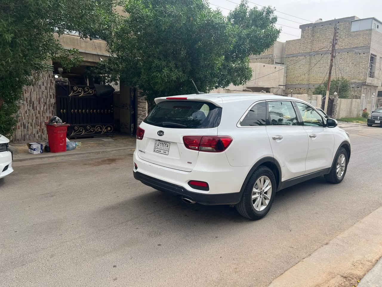 سورنتو ١٩
٤ سلندر ٧ راكب جلد شاشة جبيرة لد زنون ٣ عدسات  
السعر 183 مكانهة بغداد / حي العامل
***********
