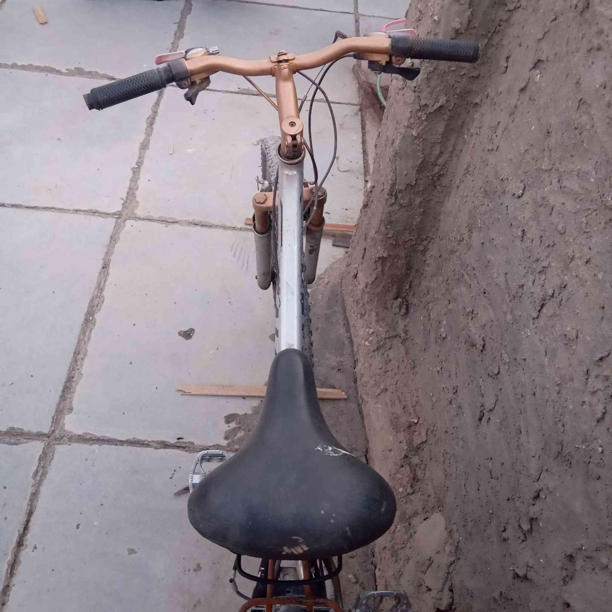 باسكل ياباني نضيف بس الصجم مالتة مكسورة سعرة75 وبي مجال ***********
