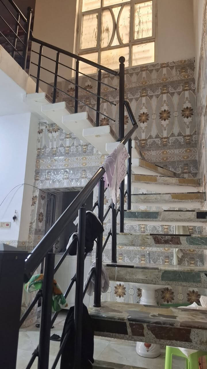 البيع مستعجل والسعر مناسب
دار للبيع طابقين (120م) 

طابو زراعي سند 25 لاتوجد حصه للماليه يعني طابو صرف زراعي  المكاتبه مع صاحب الارض 

يحتوي على 👇🏻 

2 غرف نوم - صاله - كلدور - مطبخ -

مجمع صحيات عدد 2 - مناور - كراج 

الموقع 📍 اكرر مستعجل البيع والسعر مناسب

نادر الاولى - شارع الامام الحسن   - قريب الزيتون 

علمآ مكلف بالنشر ارقام صاحب الدار

***********

***********
